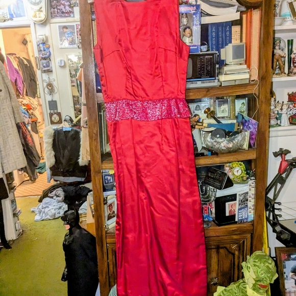 Vintage Custom Maxi/Long Red Evening Gown Never Worn - Picture 3 of 5